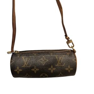 SOLDAuthentic Louis Vuitton MonogrPapillon Pouch am